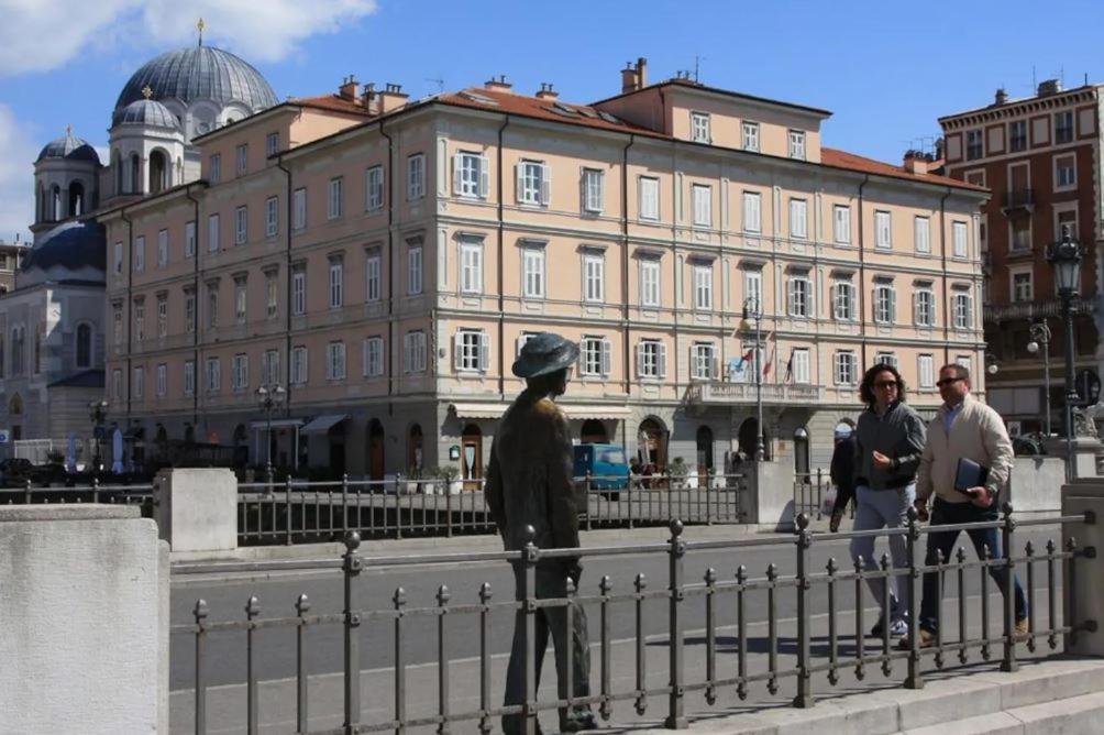 6 Ponterosso - Luxury Attic Trieste Exterior foto